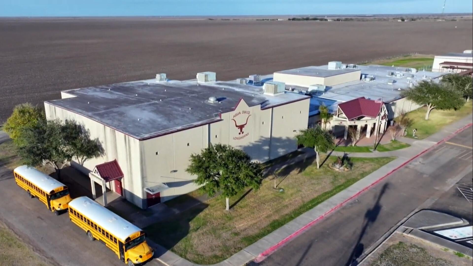 In shrinking rural towns, these Texas high schools are teaming up to ...