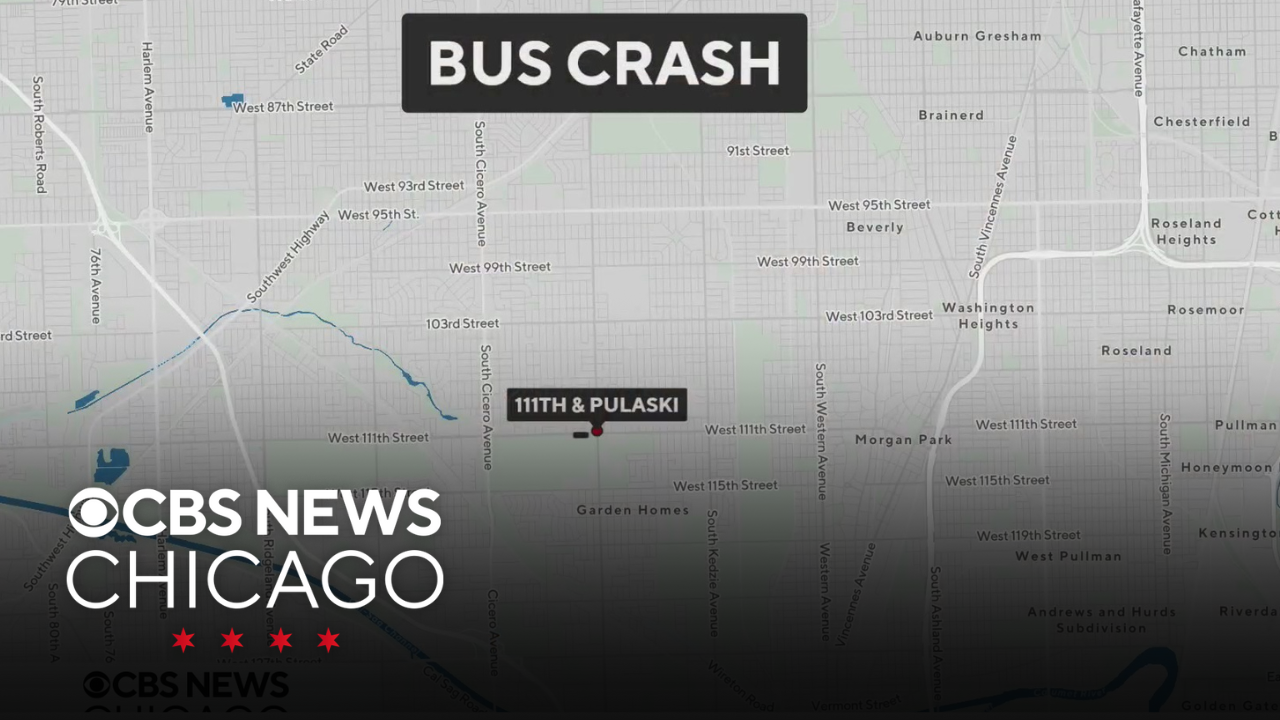17 students injured in bus crash on Chicago's Southwest Side - CBS Chicago
