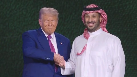 Trump arrives in Saudi Arabia, beginning the first international trip