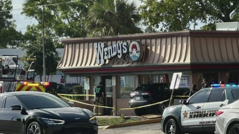 Wendy's employee accidentally crashes car into Oakland Park restaurant ...