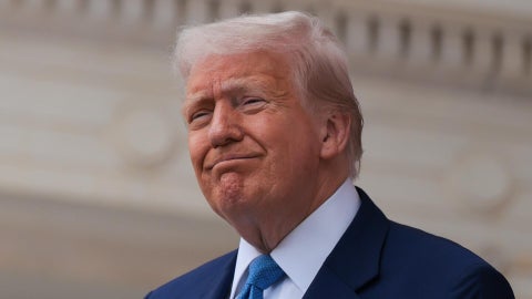 Trump to pardon reality TV stars Todd and Julie Chrisley - CBS News