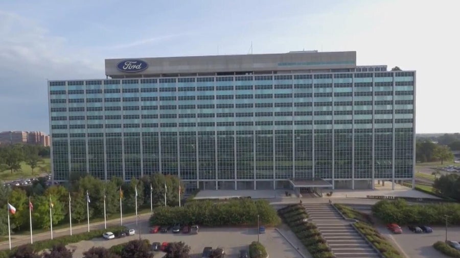 Ford recalls more than 1 million vehicles over rearview camera glitch