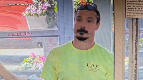 Police video shows Travis Decker, fugitive dad accused of killing 3