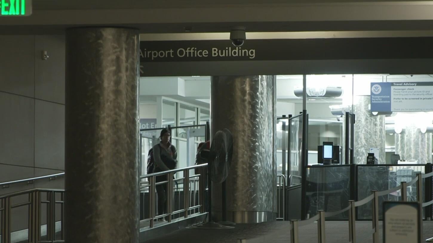 The walking bridge at Denver International Airport is open for departing  and arriving passengers - CBS Colorado