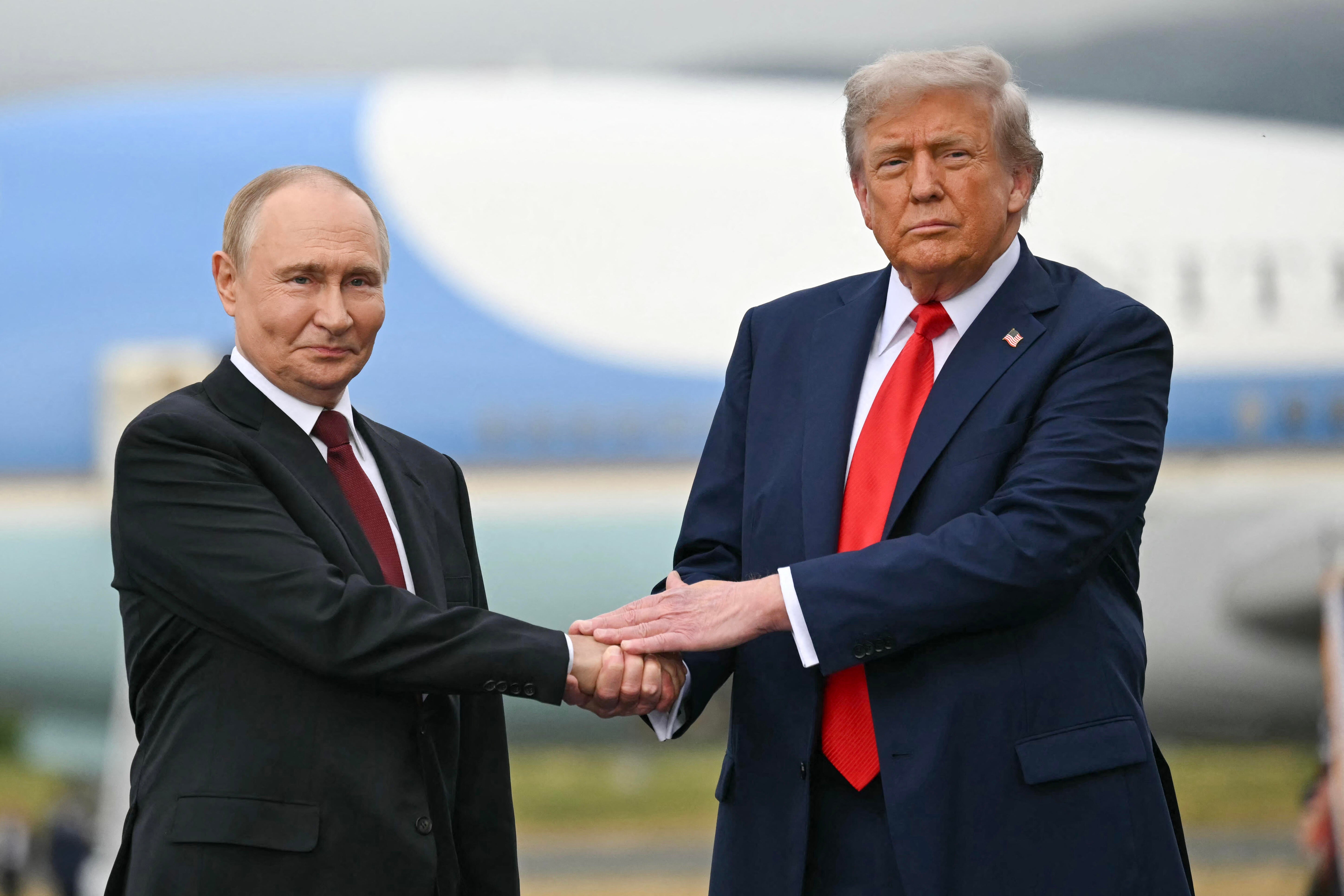 What Ukraine and Russia want from the Trump-Putin meeting in Alaska - CBS News