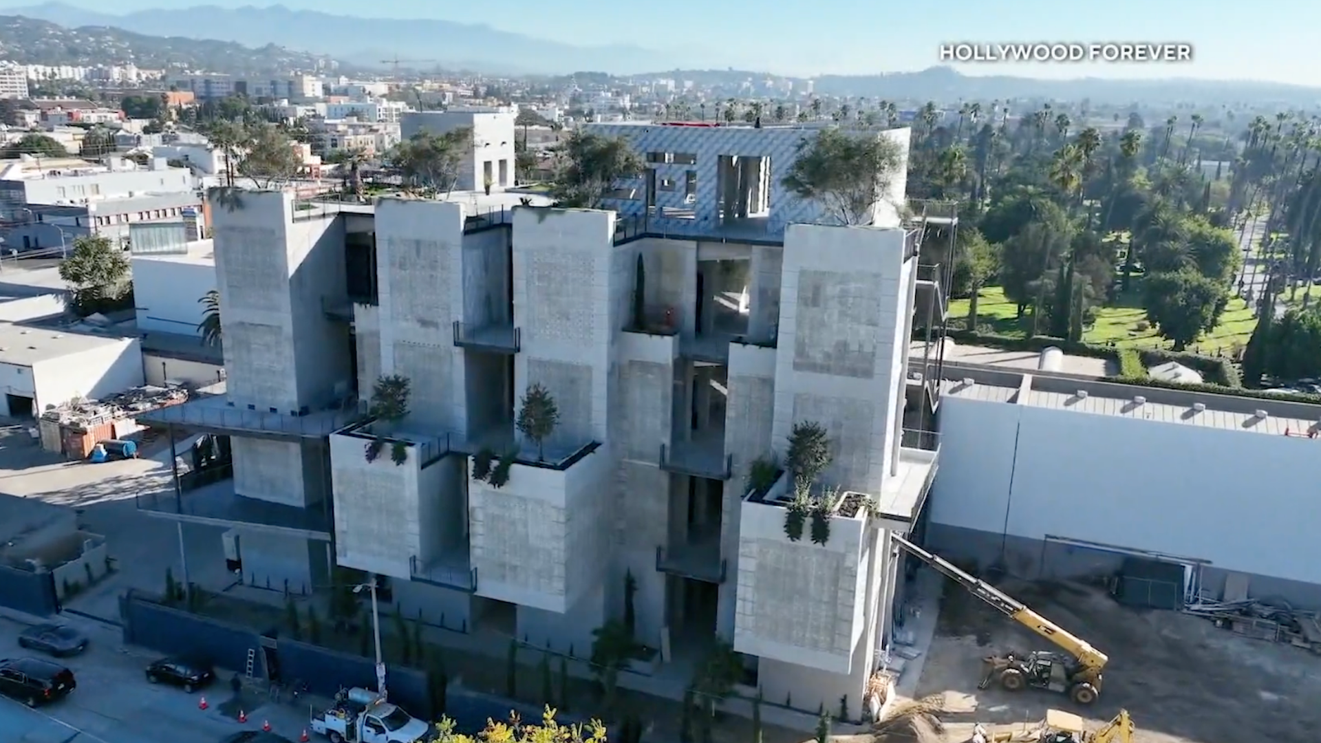 L.A.'s newest landmark is a fivestory mausoleum in Hollywood CBS News(01)