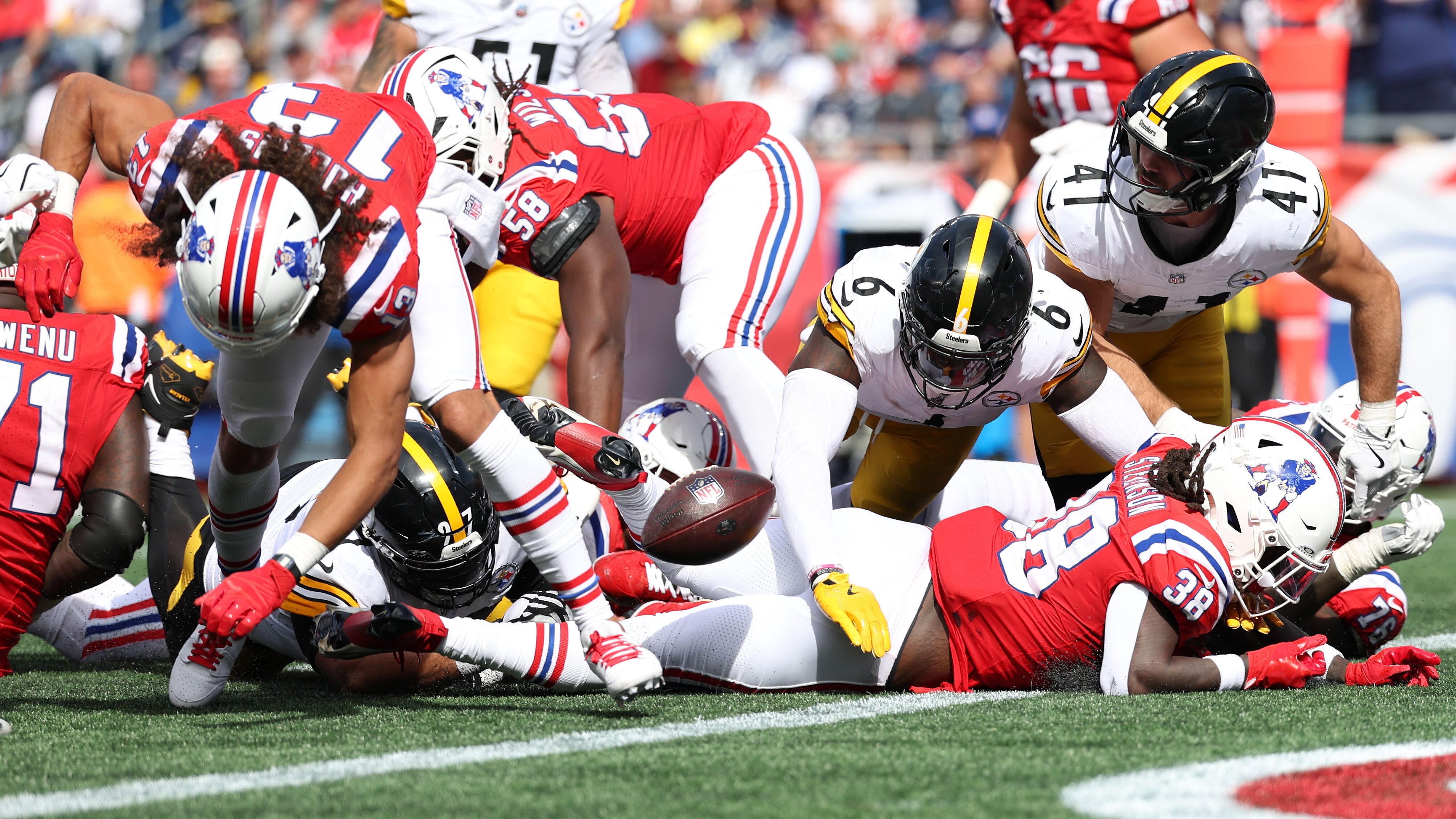 Patriots turn the ball over five times in frustrating loss to Steelers in  Week 3 - CBS Boston