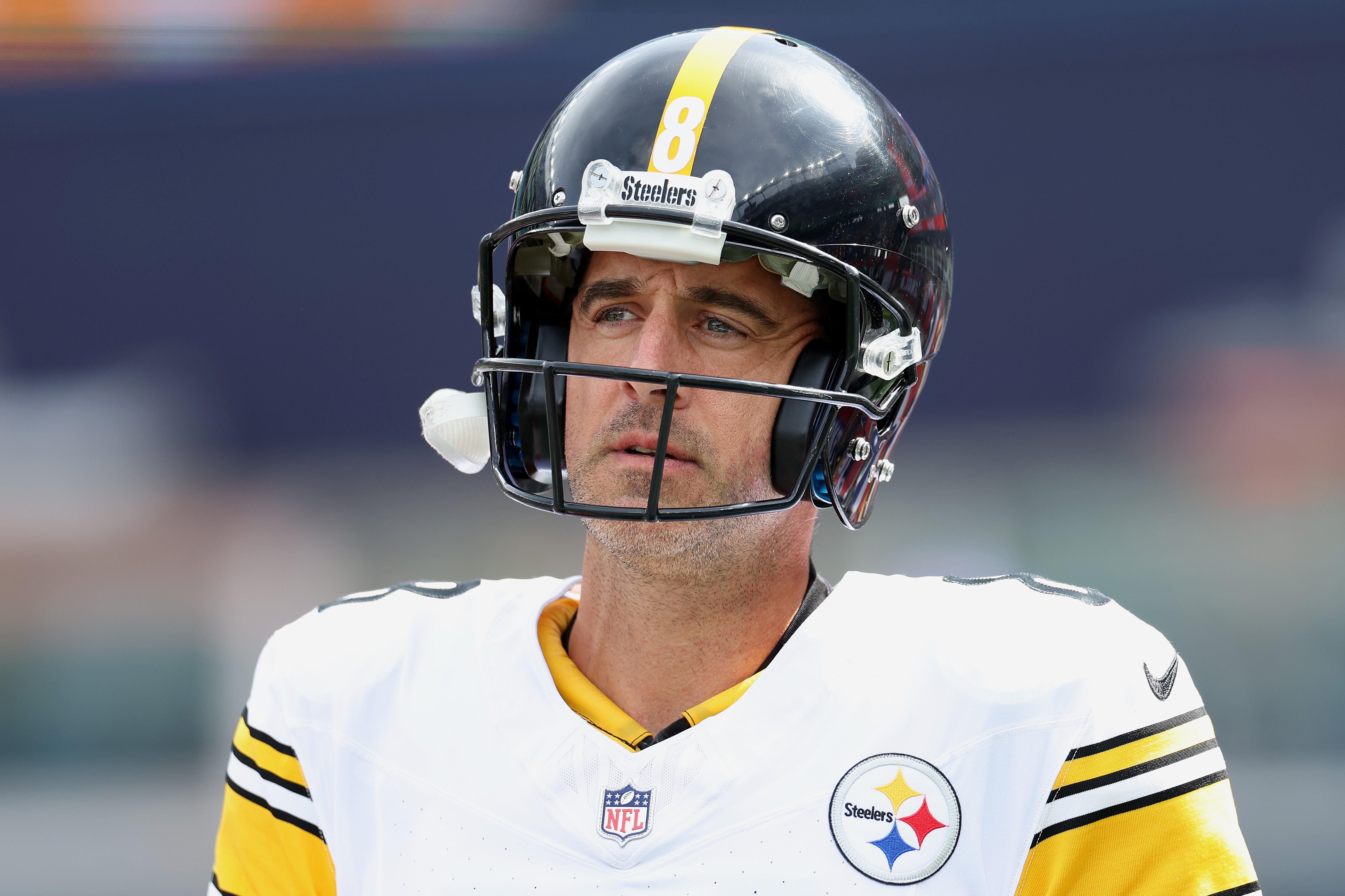 Breaking News: Recently, Steelesr legend Terry Bradshaw unexpectedly had some compliments for star Aaron Rodgers, he was quite excited when sharing about this quarterback, he called him "The only remaining star of the old era..." vannguyen