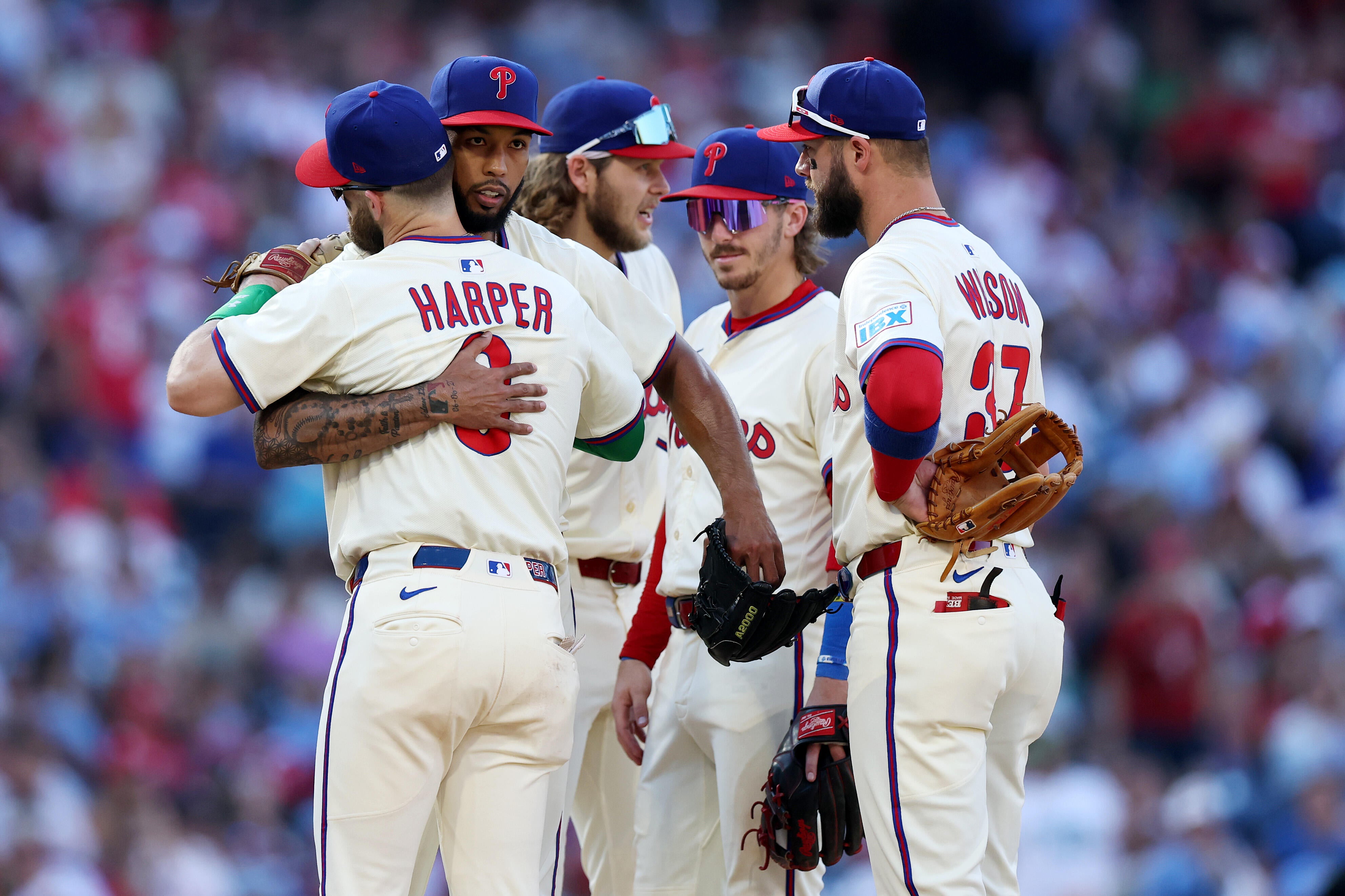 Turner wins NL batting title, Schwarber leads league in HRs, RBIs as Phillies beat Twins in finale