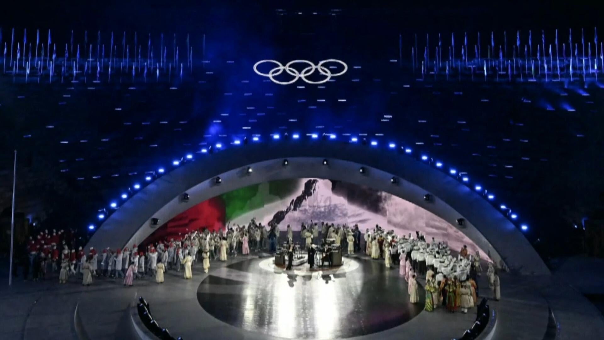 Which countries and athletes have the most Olympic medals of all time?