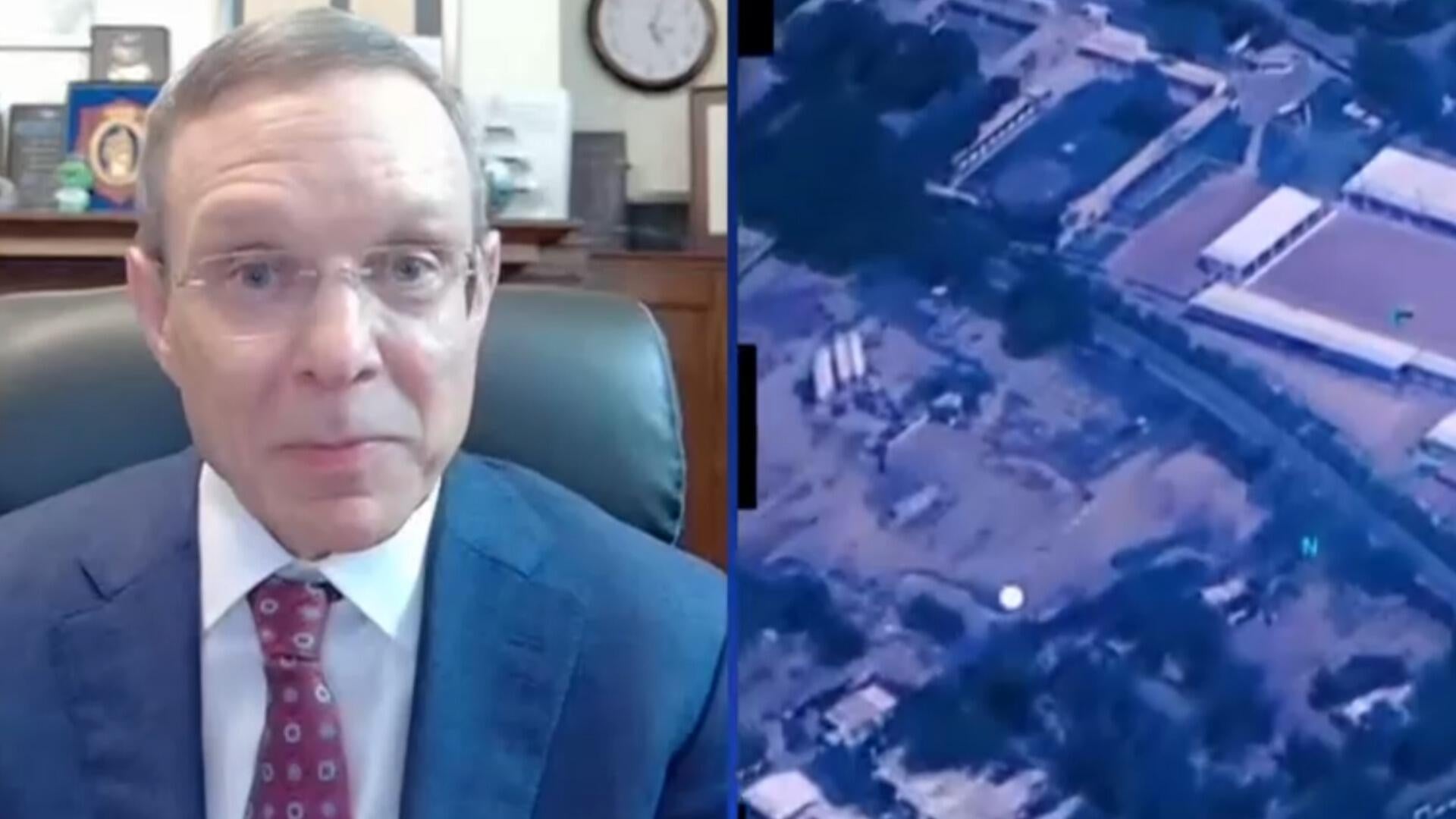 Pentagon releases new batch of UFO files: "Did you see that?"