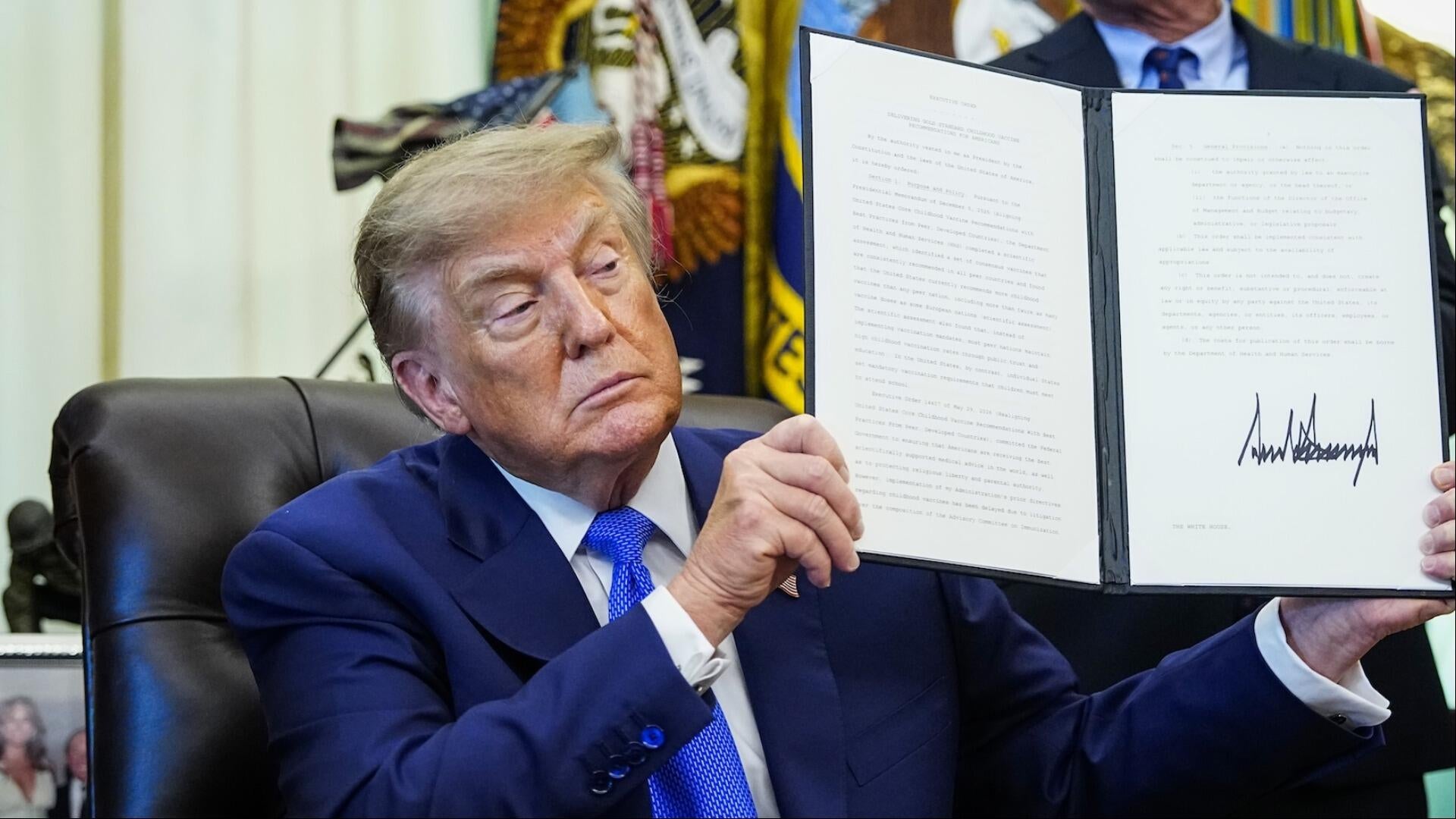 Trump signs order on vaccination recommendations