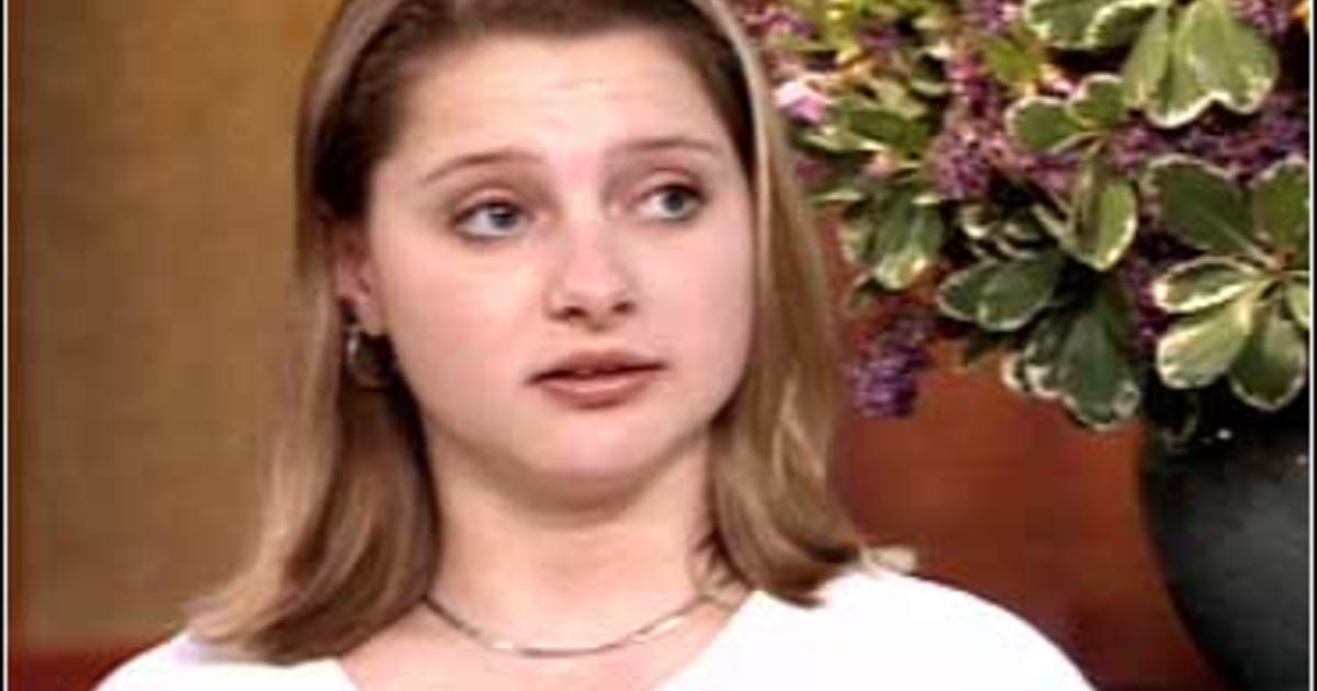 Brown Schoolgirl Porn - School, Girl Battle Over Coed Shower - CBS News