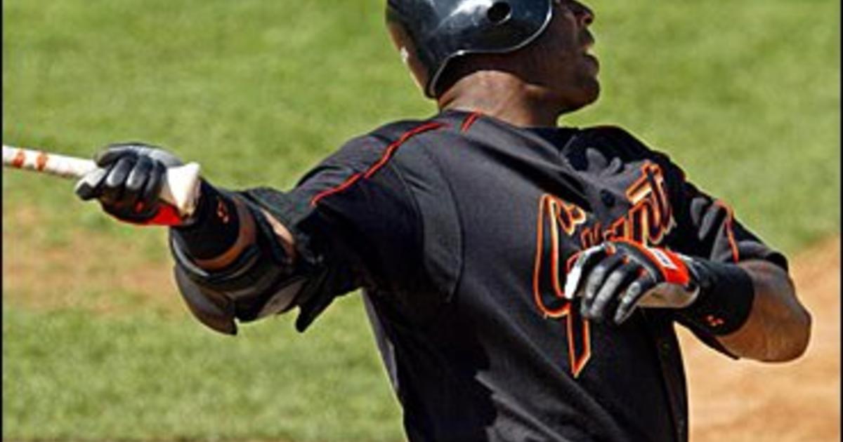 SD@SF: Bonds launches his 700th career homer 