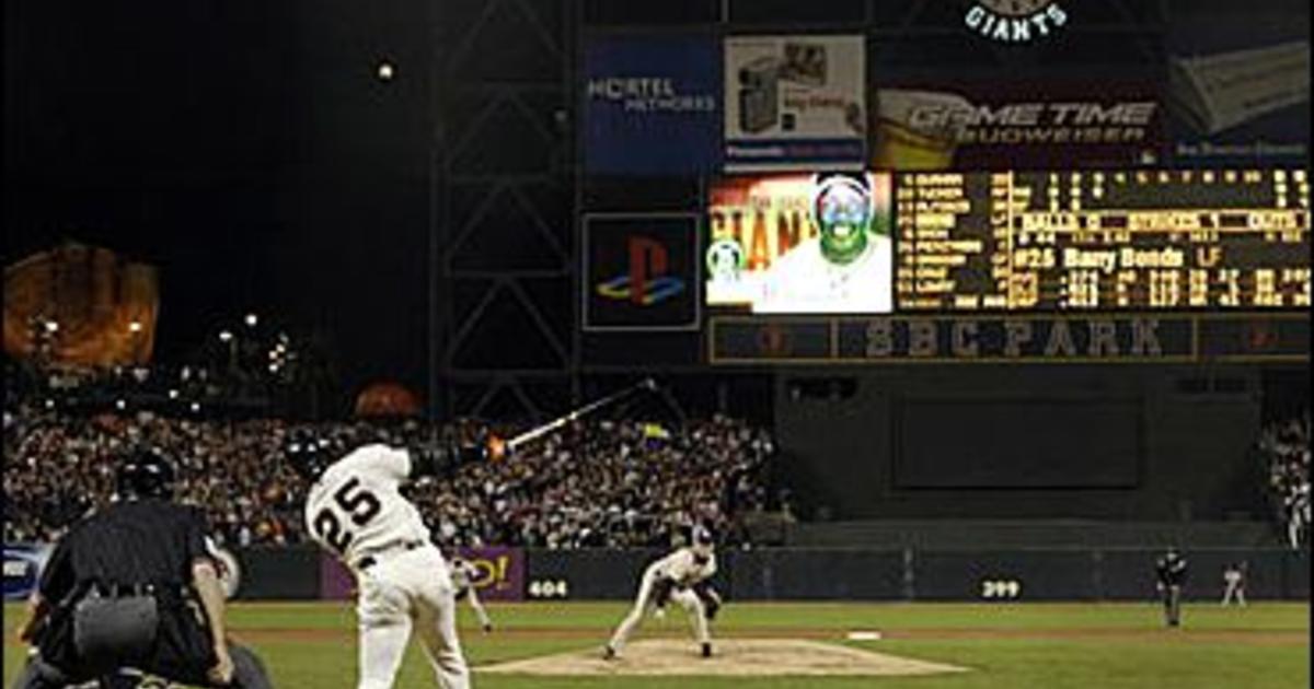 SD@SF: Bonds launches his 700th career homer 