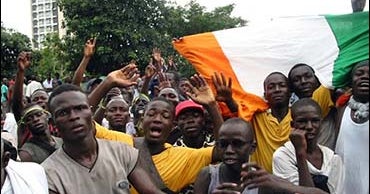 French Face Ivory Coast Unrest - CBS News