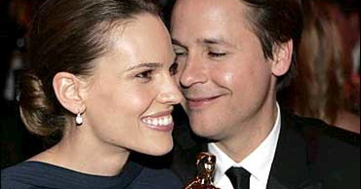 Hilary Swank To File For Divorce Cbs News