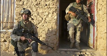 U.S. Troops Launch 'Quick Strike' - CBS News