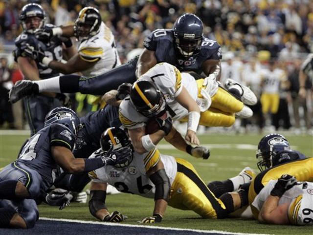 Pittsburgh Steelers Ben Roethlisberger and Jerame Tuman celebrate