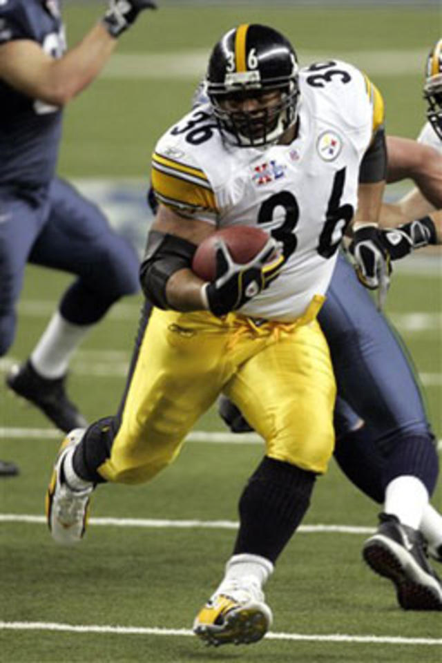 Jerome Bettis, Pittsburgh Steelers runningback warms up at Super Bowl XL  featuring the Seattle Seahawks and the Pittsburgh Steelers at Ford Field in  Detroit, Mi., on February 5, 2006. (UPI Photo/John Angelillo