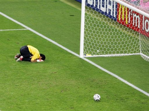 Mexico goalie Oswaldo Sanchez 