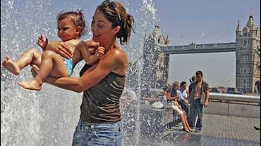 Heat wave, Tower Bridge on July 19, 2006 in London, England 