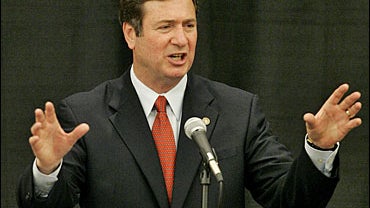 Virginia Sen. George Allen speaks at the Iowa State Republican Party Convention 