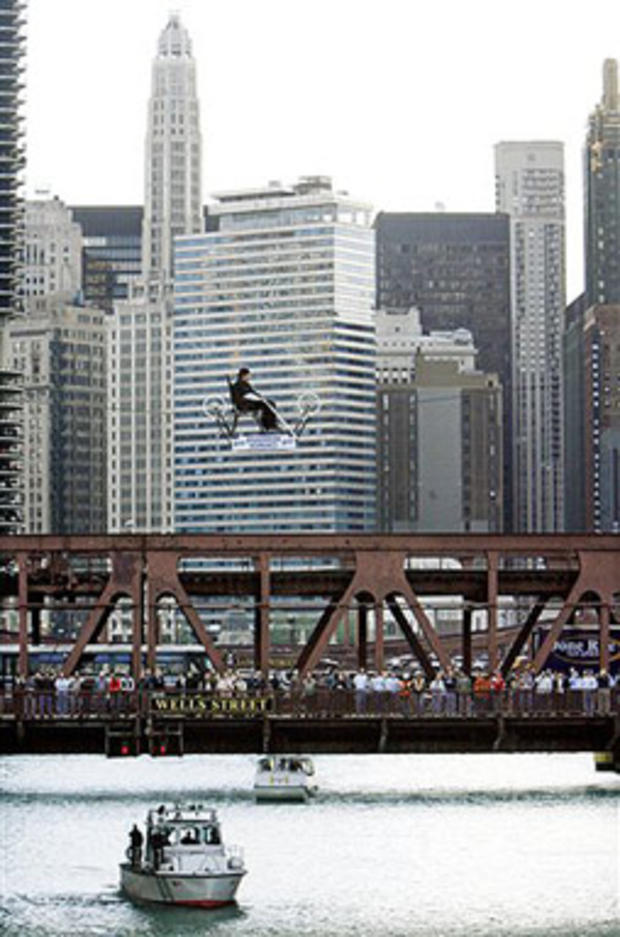 Wallenda Wows Chicago 