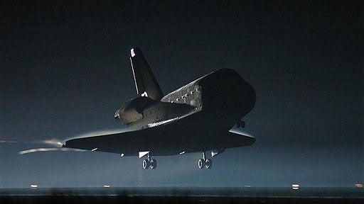 Smooth Landing For Shuttle 