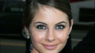 Willa Holland 