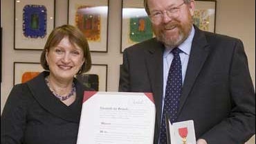 Tessa Jowell and Bill Bryson 