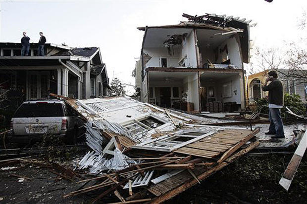 Winds Wallop New Orleans 