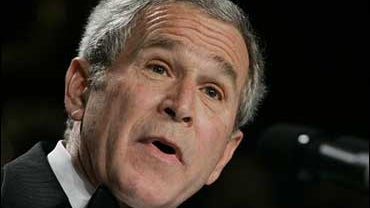 Bush pokes fun at himself at Correspondents' dinner 