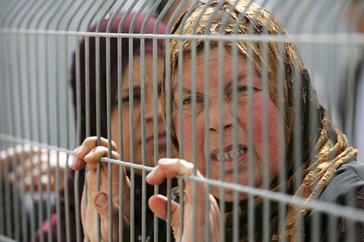 Peering For Prisoners 