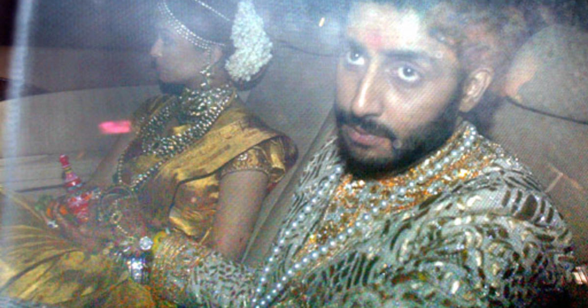 Rare, unseen photos of Aishwarya Rai, Abhishek Bachchan's wedding