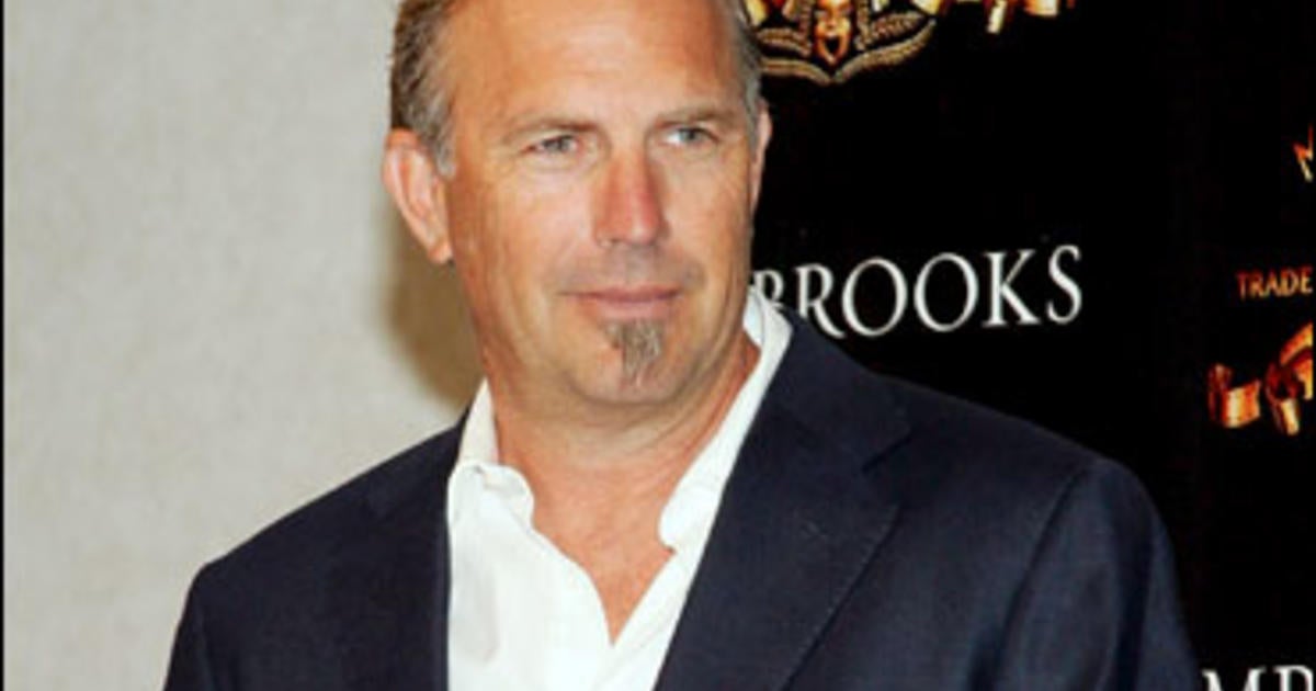 Kevin Costner Takes On A Killer Role - CBS News