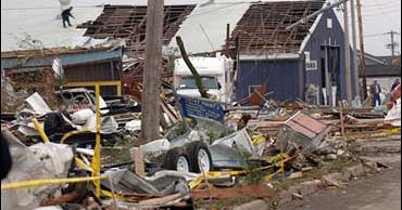 6 Dead After Storms, Tornadoes Pound U.S. - CBS News