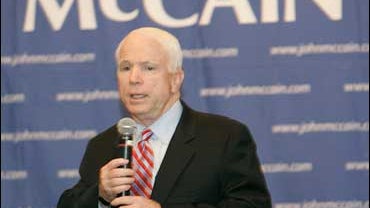 Presidential hopeful Sen. John McCain, R-Ariz. hold a town hall meeting, Thursday, Nov. 1, 2007, at Wall Auditorium on the campus of Coastal Carolina University in Conway, S.C. (AP Photo/Mary Ann Chastain) 