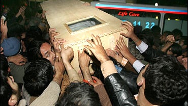 Coffin of Benazir Bhutto 