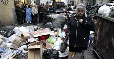 Neapolitans Being Buried Under Garbage - CBS News