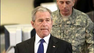 President George W. Bush with Gen. David H. Petraeus 