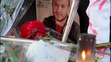 A makeshift memorial for the deceased actor Heath Ledger 