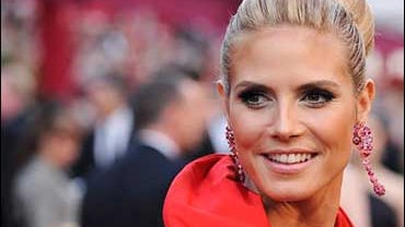 Model Heidi Klum arrives at the 80th Academy Awards at the Kodak Theatre in Los Angeles, Sunday, Feb. 24, 2008. . 