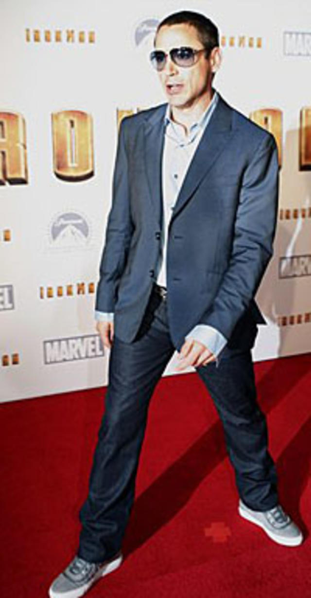 Robert Downey Jr. calvo sul red carpet: Iron Man è irriconoscibile