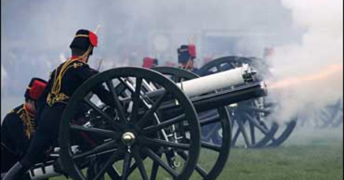 41-gun salute for Queen's birthday, UK News