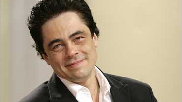 Benicio del Toro wins the best actor award at the Cannes FIlm Festival for "Che" 