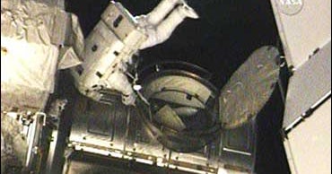 Shuttle Astronauts Make Final Spacewalk - CBS News