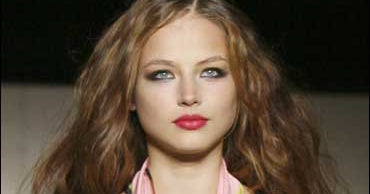 Model Dies In Fall From NYC Apartment CBS News