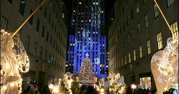 Rockefeller Tree Lit, Powered By Gratitude CBS News