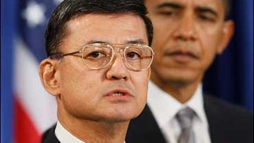 Veterans Affairs Secretary designate Ret. Army Gen. Eric K. Shinseki, with President-elect Barack Obama 